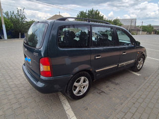 Hyundai Trajet фото 2
