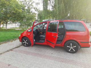 Volkswagen Sharan foto 7