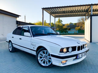 BMW 5 Series foto 10