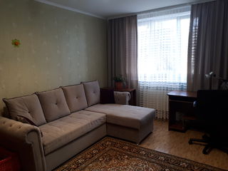 Se vinde apartament cu 2 odai foto 1