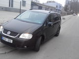 Volkswagen Touran foto 3