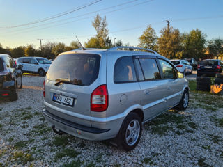 Opel Zafira foto 2