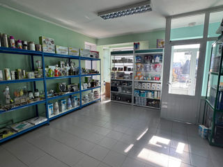 Clădire comercială de vânzare – Centru, Florești foto 1
