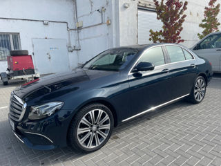 Mercedes E-Class foto 1