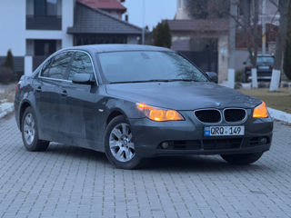 BMW 5 Series foto 3