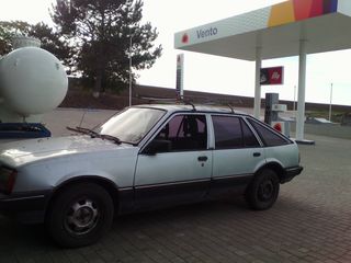 Opel Ascona foto 1