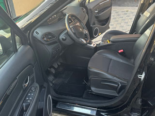 Renault Grand Scenic foto 9