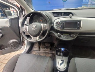 Toyota Yaris foto 10