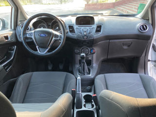 Ford Fiesta 5D foto 10