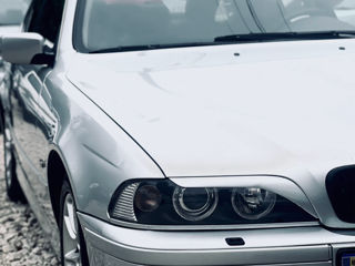 BMW 5 Series foto 18