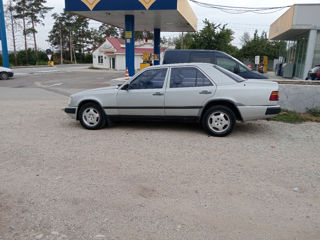 Mercedes Series (W124) foto 4