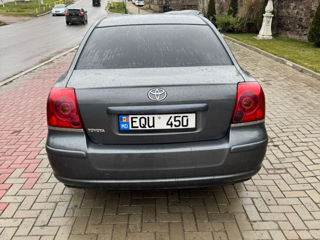 Toyota Avensis foto 4