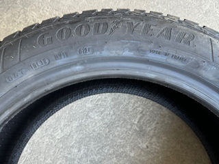 215/55 R17 Goodyear 4 Seasons foto 7