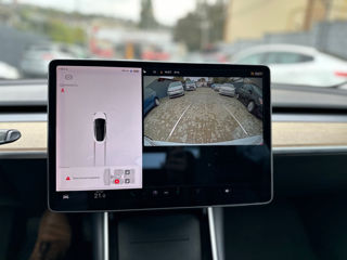 Tesla Model 3 foto 11