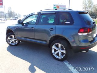 Volkswagen Touareg foto 1