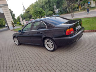 BMW 5 Series foto 5