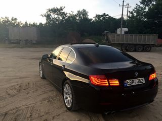 BMW 5 Series foto 5