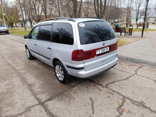 Volkswagen Sharan foto 2