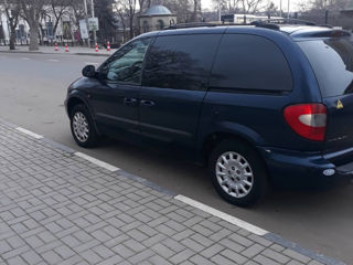 Chrysler Voyager foto 2