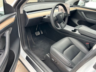 Tesla Model Y foto 7