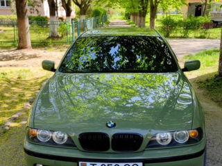 BMW 5 Series foto 2