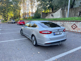 Ford Mondeo foto 1