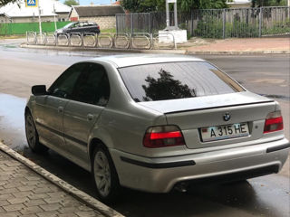 BMW 5 Series foto 3