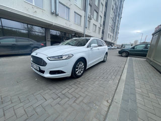 Ford Mondeo foto 2