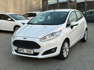 Ford Fiesta foto 2