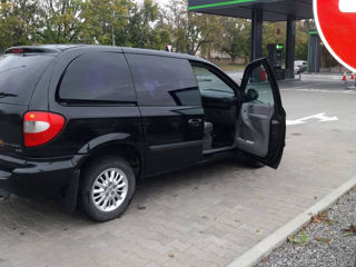 Chrysler Voyager foto 6