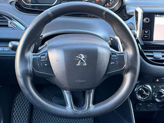 Peugeot 208 foto 10