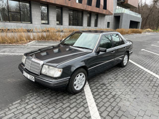 Mercedes E-Class foto 2