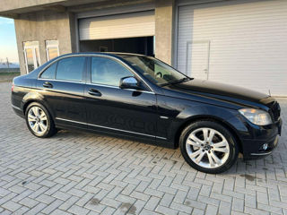 Mercedes C-Class foto 2