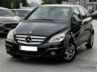 Mercedes A-Class foto 1