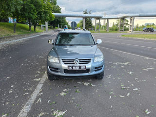 Volkswagen Touareg foto 1