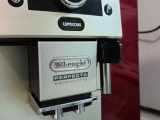 Красивая автоматическая DeLonghi Perfecta Cappuccino в хорошем состоянии!