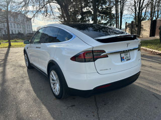 Tesla Model X foto 4