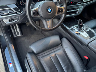 BMW 7 Series foto 8