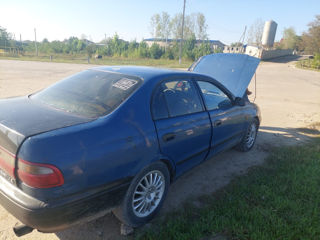 Toyota Carina foto 4