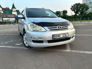 Toyota Avensis Verso foto 5
