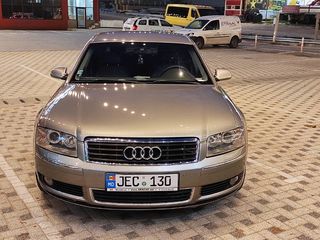 Audi A8 foto 1