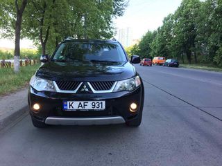 Mitsubishi Outlander foto 1