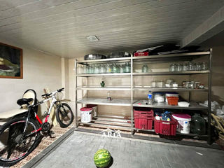 Vând Garaj Reparat cu beci în subsol, bloc sanitar, bucătărie foto 2