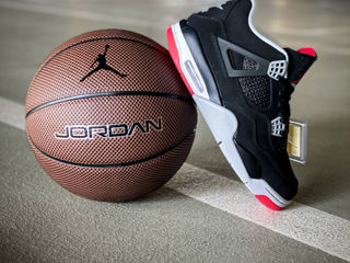 Nike Air Jordan 4 Retro Bred foto 2
