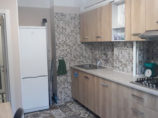 Chirie, apartament cu două odăi în centrul sectorului Rîșcani! foto 1