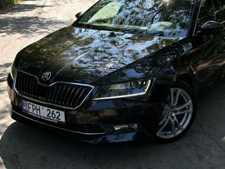 Skoda Superb foto 1