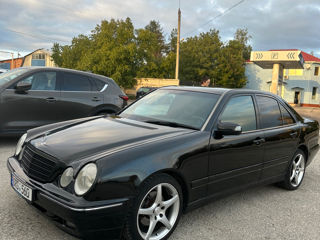 Mercedes E-Class foto 3