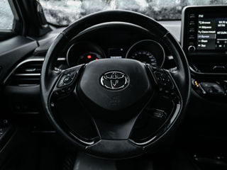 Toyota C-HR фото 10