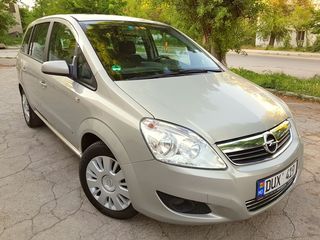 Opel Zafira foto 1