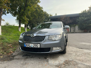 Skoda Superb foto 2